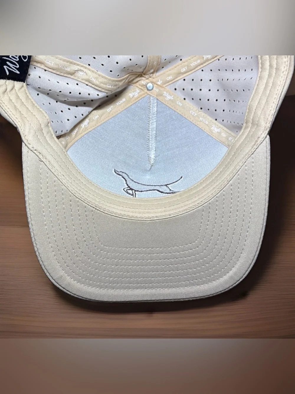 Waggle Golf Pointer Snapback Hat Mens OSFM Tan Perforated Excellent Dog Logo